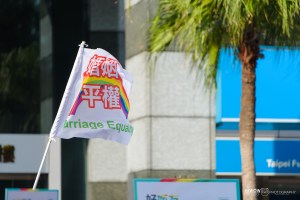 同志婚紗/海蛙攝影/austin/hiwow.studio/婚姻平權/LGBT/情侶寫真/凱達格蘭大道/2017台北同志大遊行