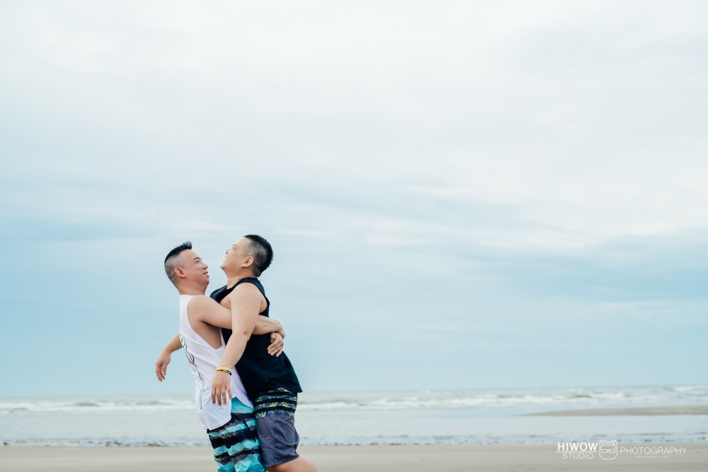 同志婚紗 海蛙攝影 hiwow.studio 情侶寫真 生活風 日常 海邊 淡水20-1