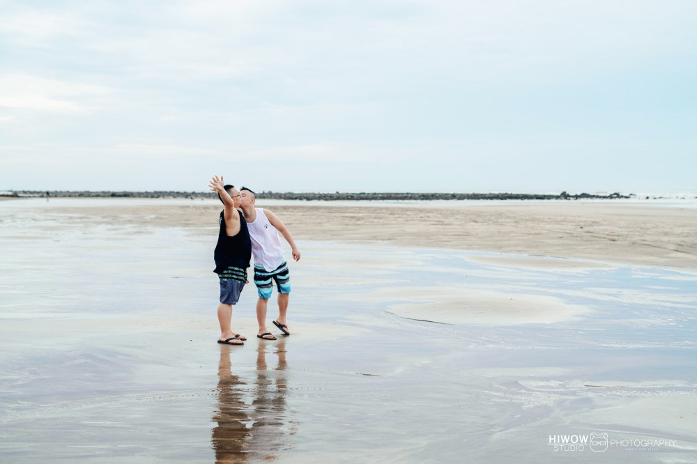 同志婚紗 海蛙攝影 hiwow.studio 情侶寫真 生活風 日常 海邊 淡水9