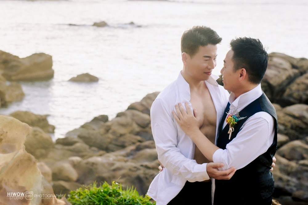 同志婚紗/海蛙攝影/austin/hiwow.studio/婚姻平權/男男婚紗/自助婚紗/健身夫夫/情侶寫真/同性婚紗/凡登男士西服/南雅奇岩